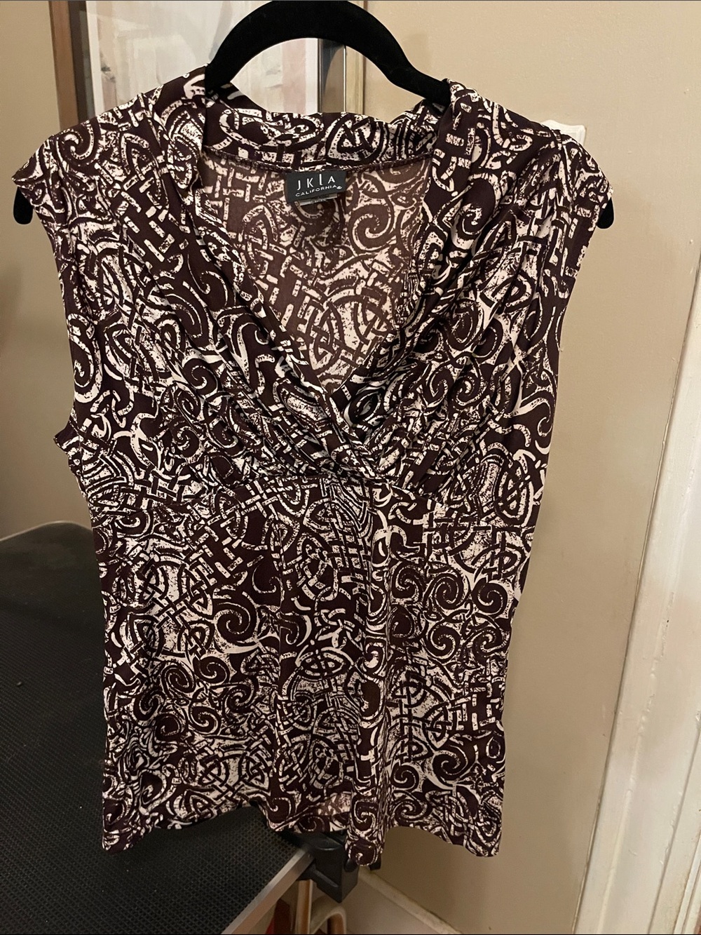 Brown & Cream Sleeveless Printed V-Neck Top